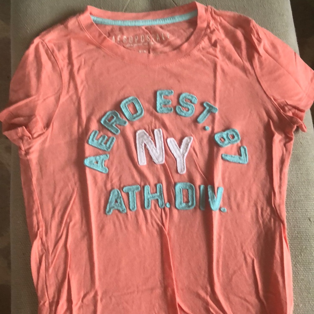Woman’s med Aeropostale T-shirt